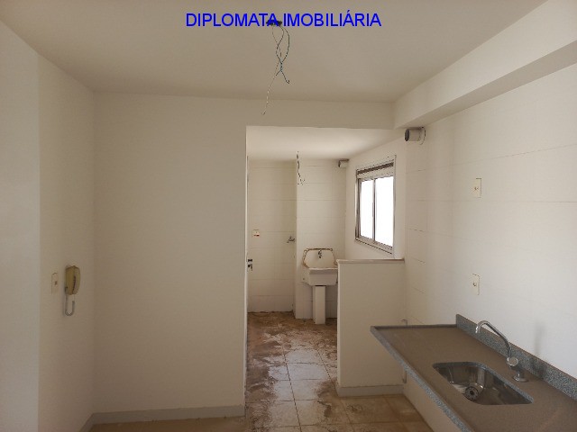 Apartamento à venda com 4 quartos, 193m² - Foto 13