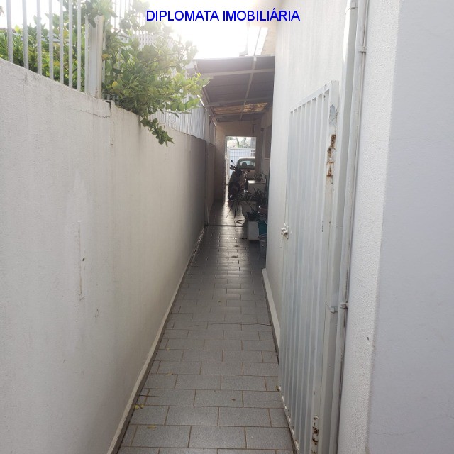 Casa à venda com 3 quartos, 500m² - Foto 9