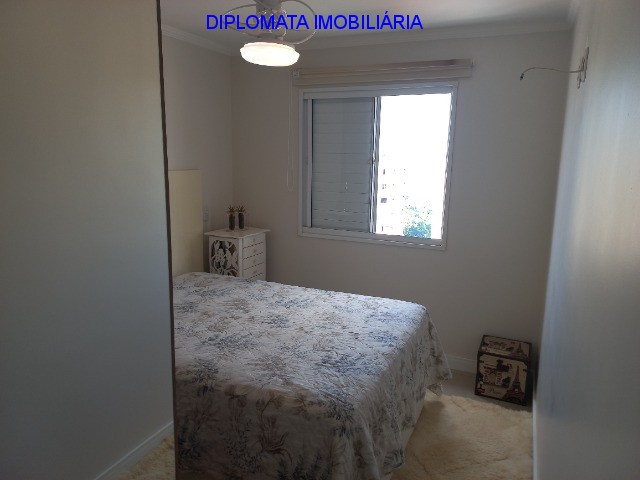 Apartamento à venda com 2 quartos, 65m² - Foto 4