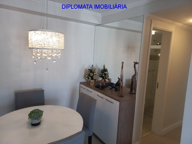 Apartamento à venda com 2 quartos, 65m² - Foto 2