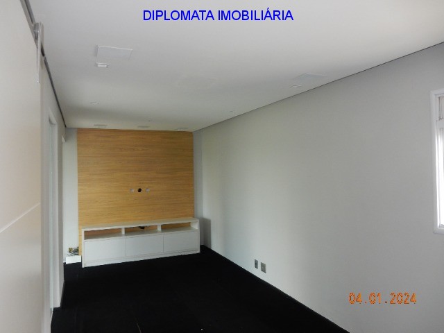 Apartamento à venda com 4 quartos, 196m² - Foto 27