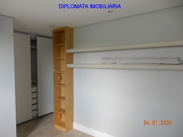 Apartamento à venda com 4 quartos, 196m² - Foto 19