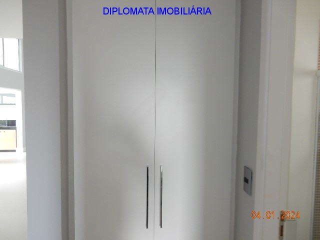 Apartamento à venda com 4 quartos, 196m² - Foto 22