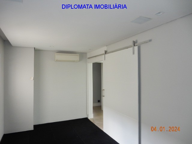 Apartamento à venda com 4 quartos, 196m² - Foto 29