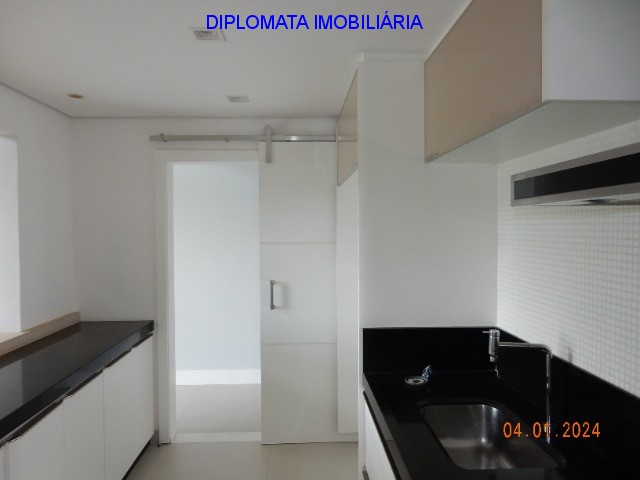 Apartamento à venda com 4 quartos, 196m² - Foto 47