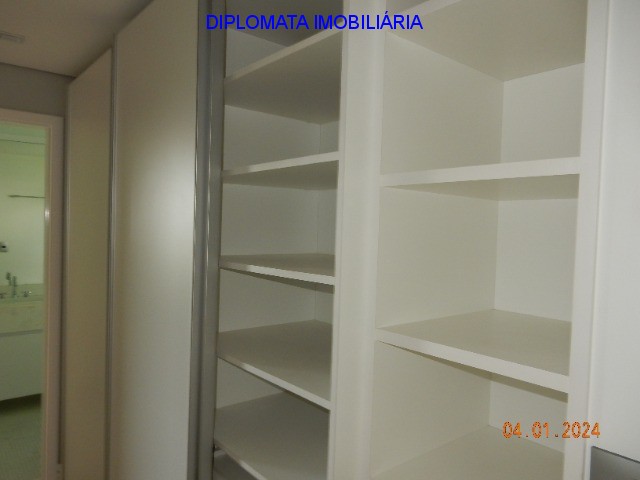 Apartamento à venda com 4 quartos, 196m² - Foto 16