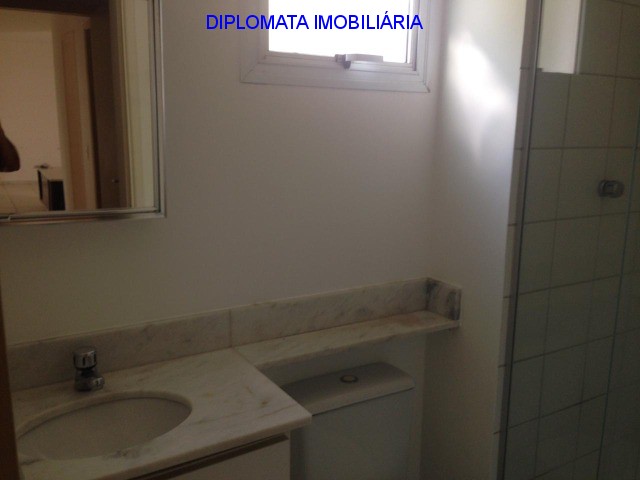 Apartamento à venda com 3 quartos, 77m² - Foto 2