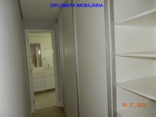 Apartamento à venda com 4 quartos, 196m² - Foto 31