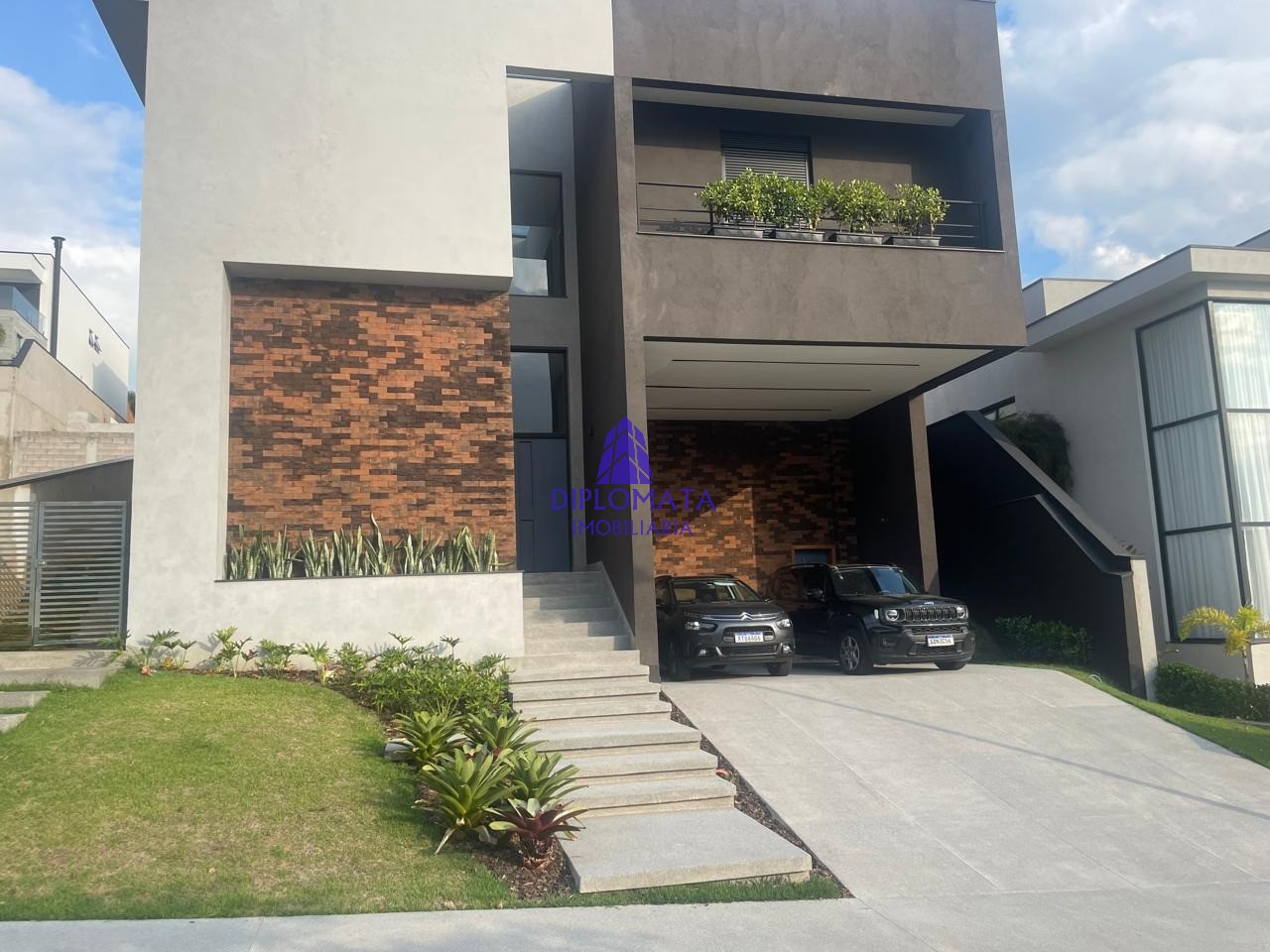 Casa de Condomínio à venda com 4 quartos, 465m² - Foto 1