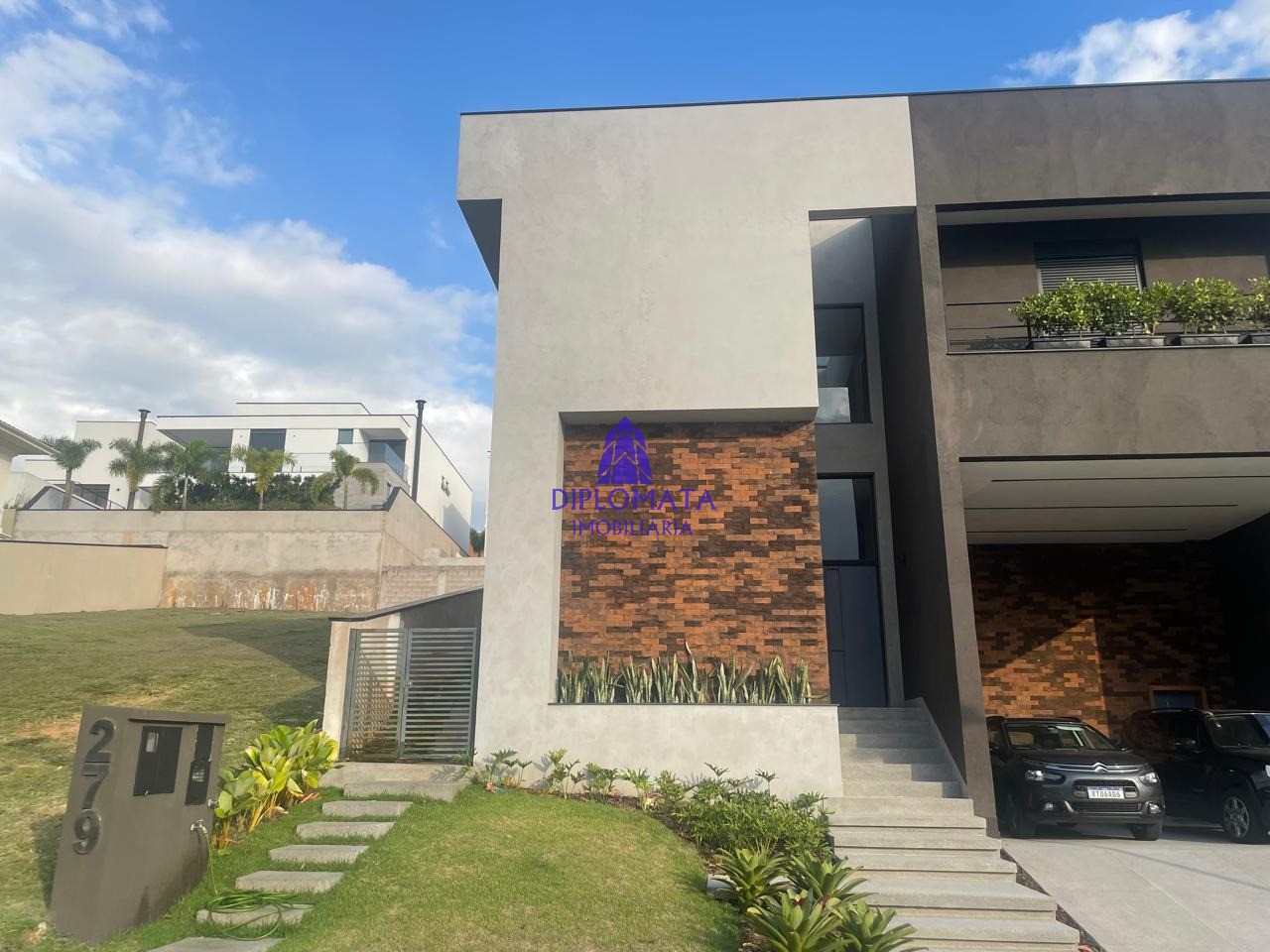 Casa de Condomínio à venda com 4 quartos, 465m² - Foto 2