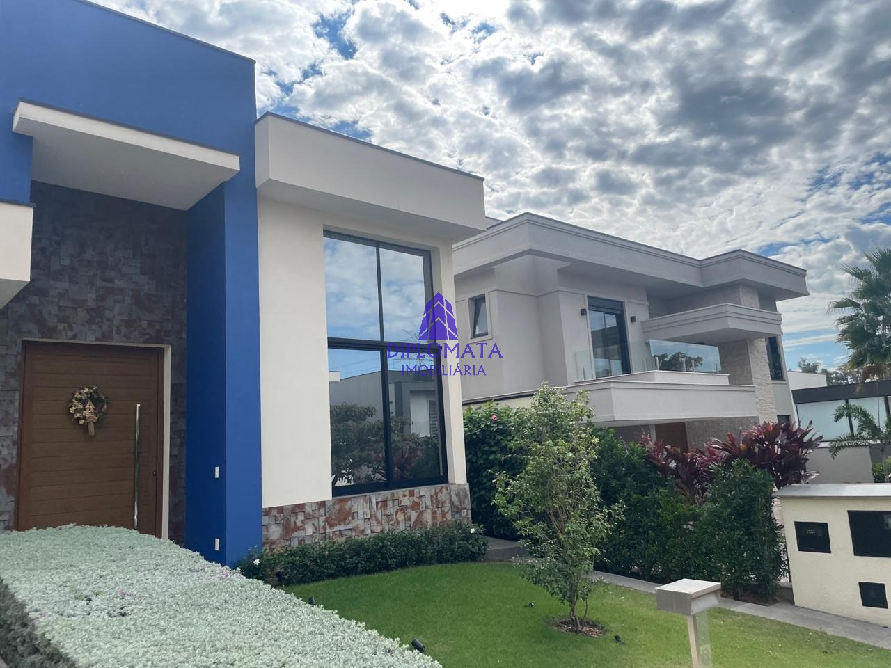 Casa de Condomínio à venda com 3 quartos, 457m² - Foto 3