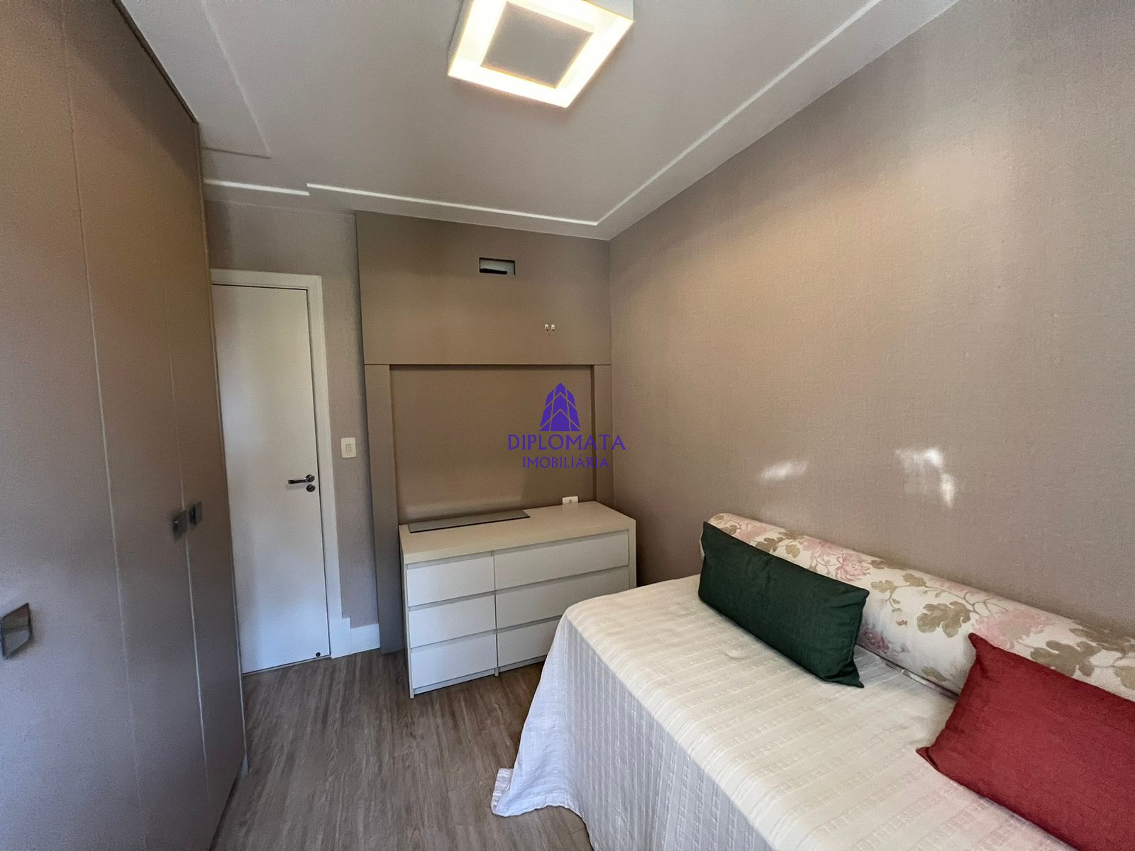 Apartamento à venda com 3 quartos, 125m² - Foto 17