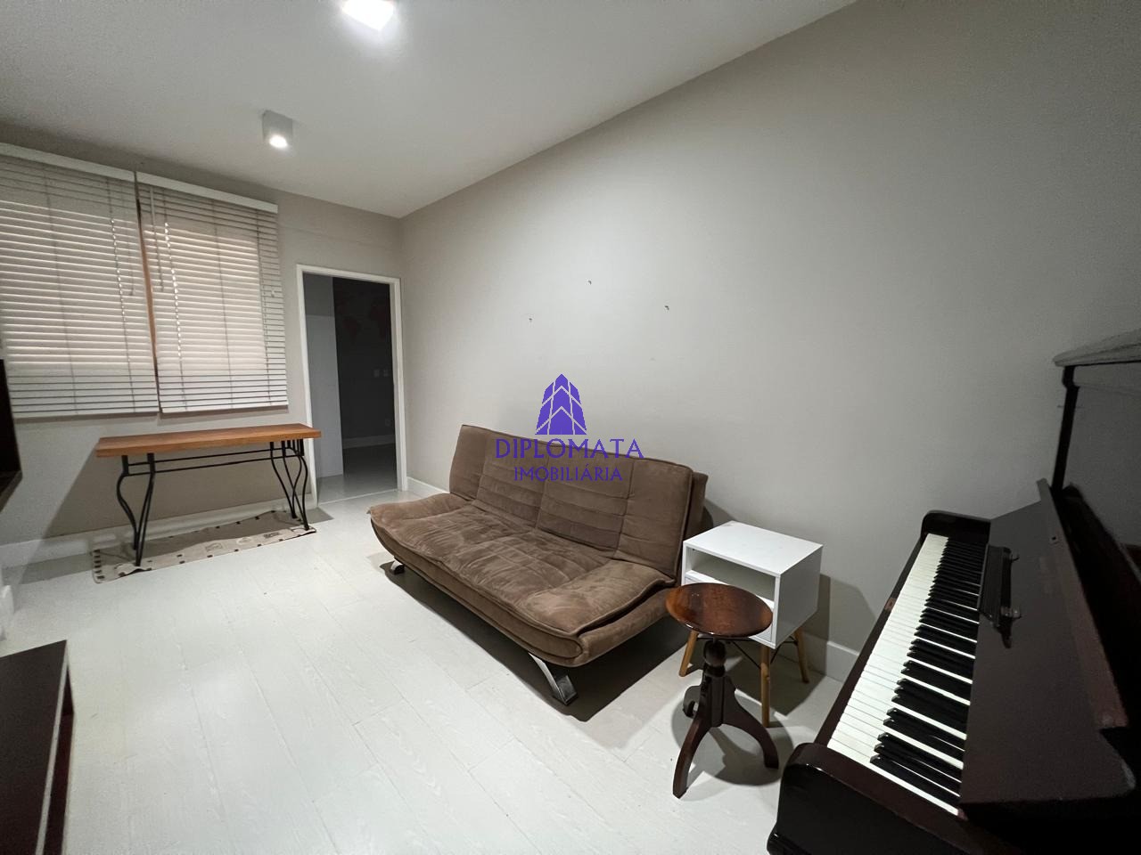 Apartamento à venda com 3 quartos, 160m² - Foto 5