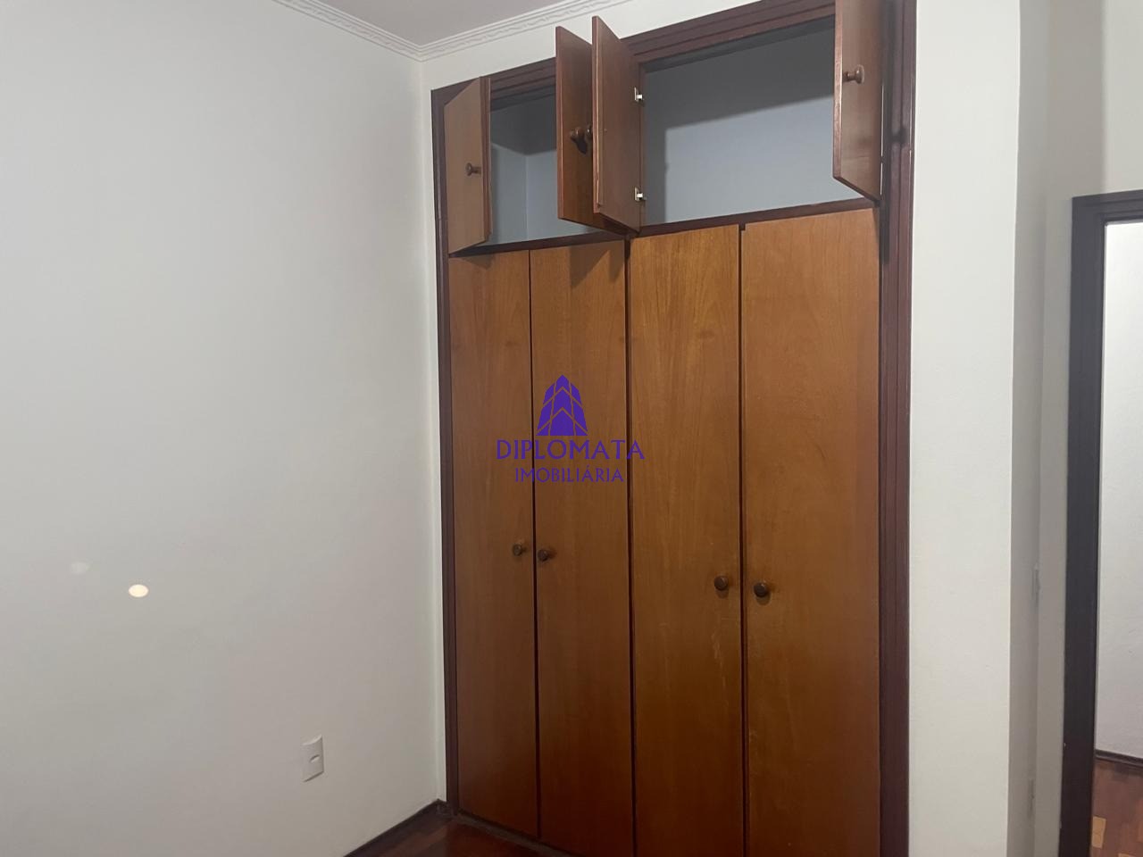 Casa à venda com 3 quartos, 380m² - Foto 27