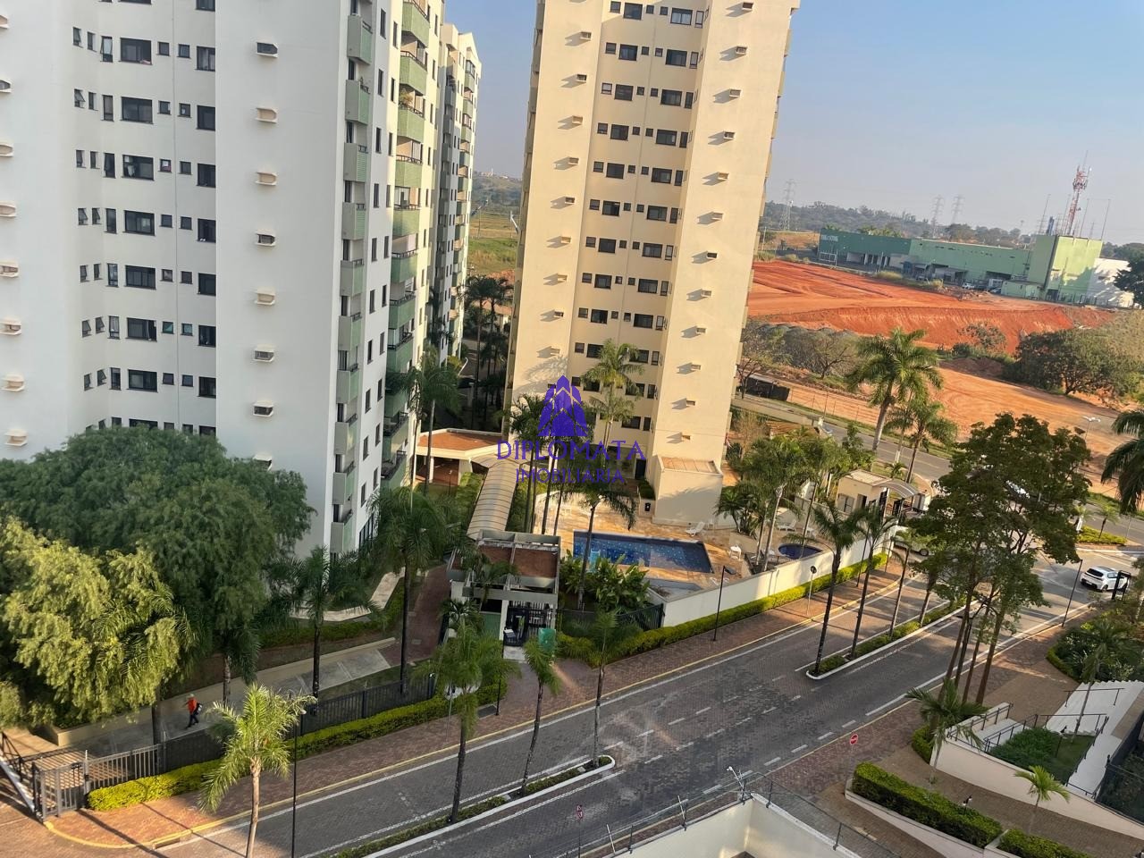 Apartamento para alugar com 4 quartos, 105m² - Foto 2