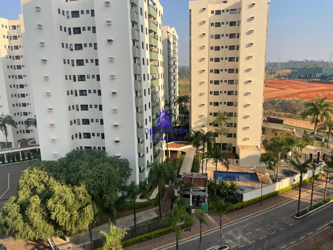 Apartamento para alugar com 4 quartos, 105m² - Foto 1