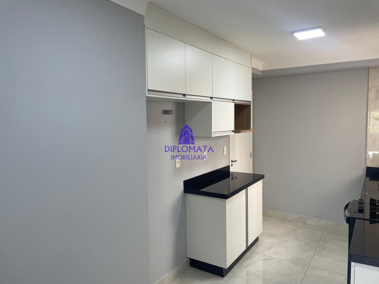 Apartamento à venda com 4 quartos, 137m² - Foto 3