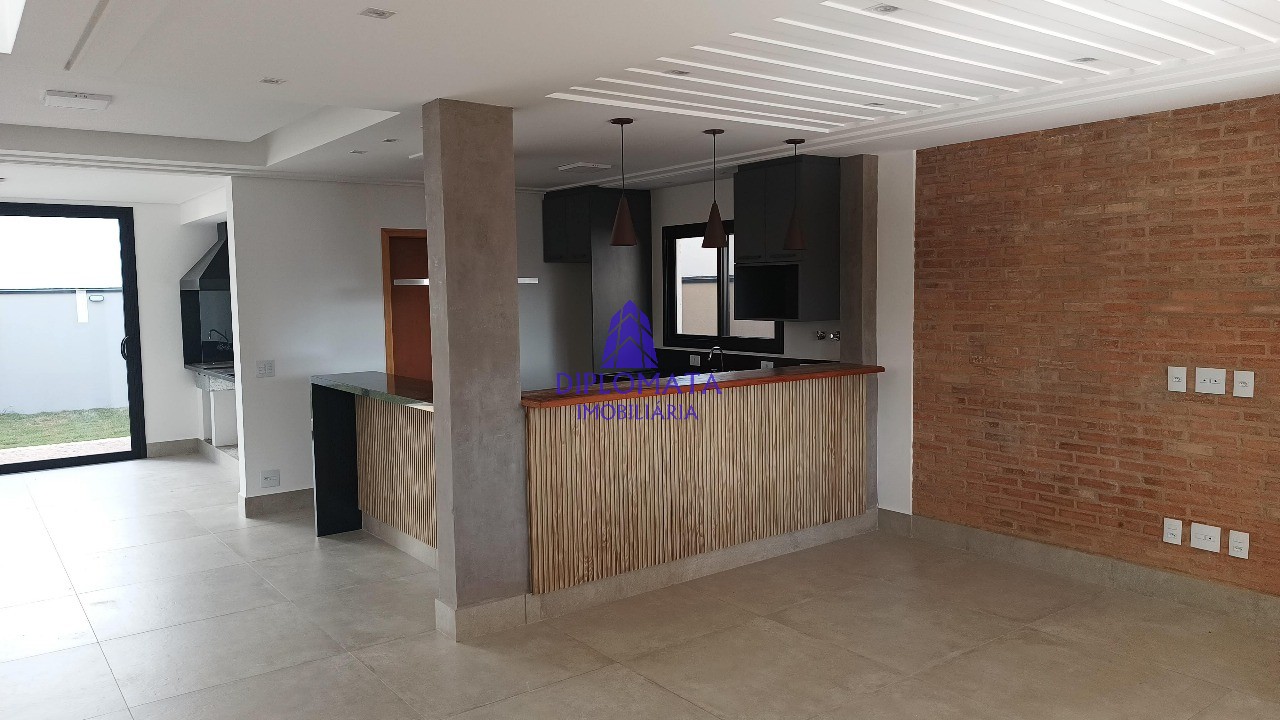 Casa de Condomínio à venda com 3 quartos, 250m² - Foto 2