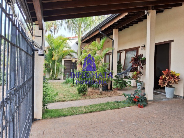 Sobrado, 3 quartos, 242 m² - Foto 1