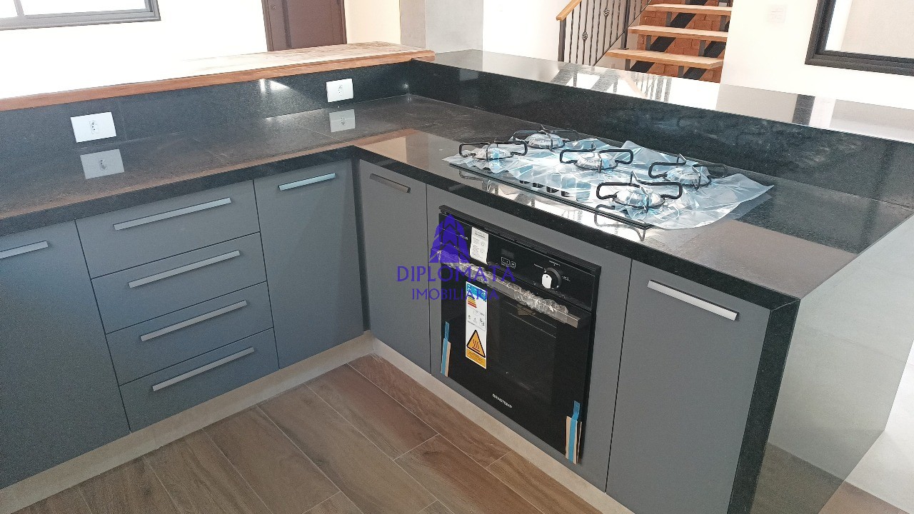 Casa de Condomínio à venda com 3 quartos, 250m² - Foto 9