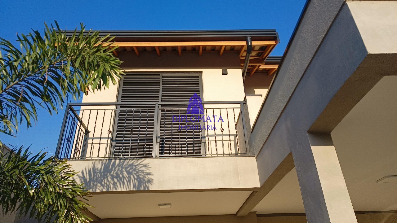 Casa de Condomínio à venda com 3 quartos, 250m² - Foto 1