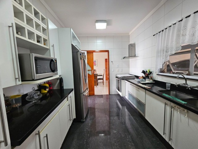 Sobrado à venda com 5 quartos, 600m² - Foto 29