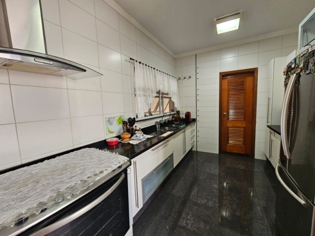 Sobrado à venda com 5 quartos, 600m² - Foto 30