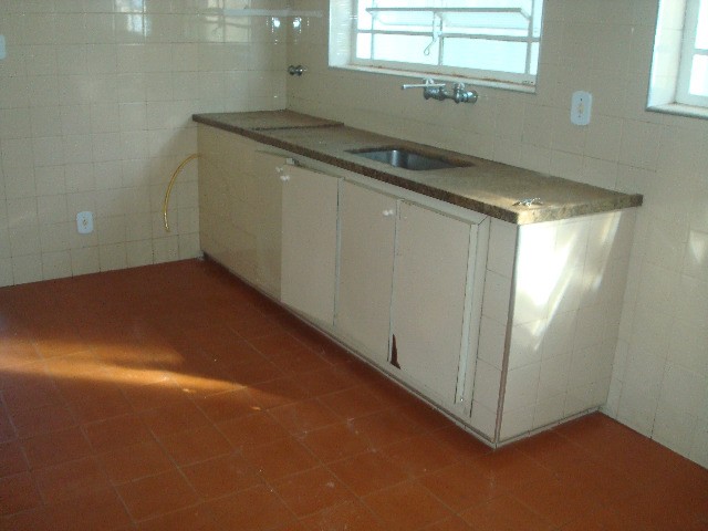 Casa para alugar com 3 quartos, 180m² - Foto 4