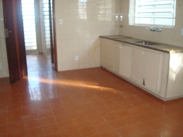 Casa para alugar com 3 quartos, 180m² - Foto 5