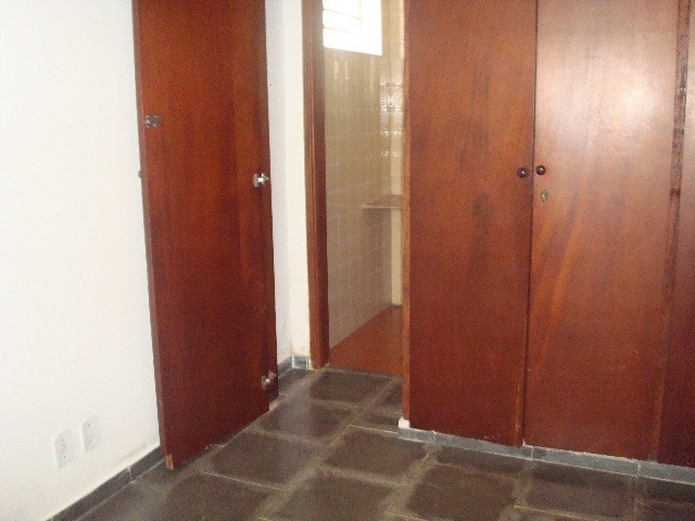 Casa para alugar com 3 quartos, 180m² - Foto 10