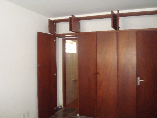 Casa para alugar com 3 quartos, 180m² - Foto 12