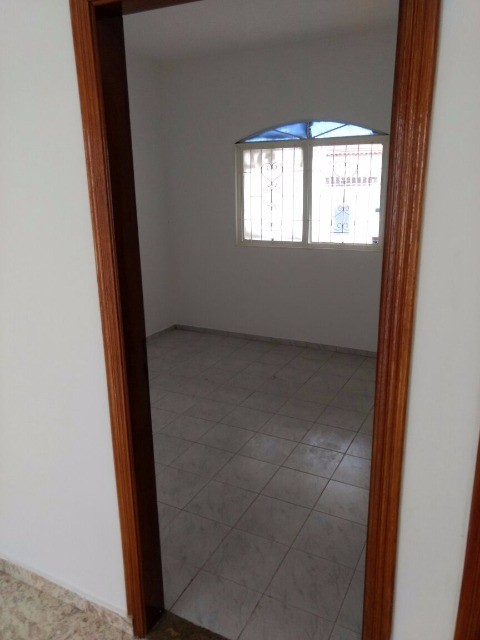 Casa à venda com 3 quartos, 187m² - Foto 2