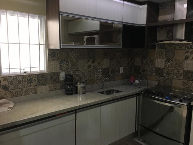 Casa à venda com 2 quartos, 70m² - Foto 2