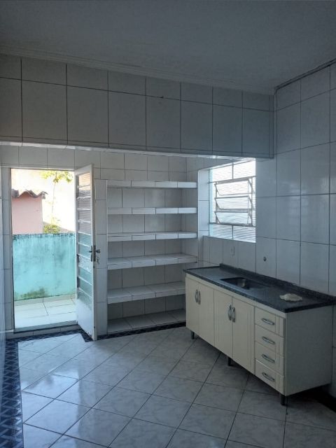 Casa à venda com 3 quartos, 84m² - Foto 2