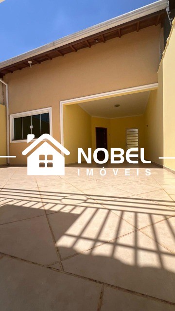 Casa à venda com 3 quartos, 171m² - Foto 1