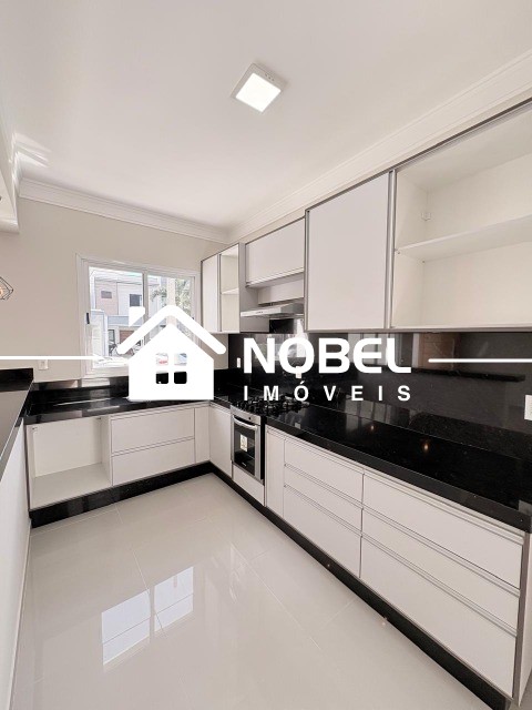 Casa para alugar com 3 quartos, 150m² - Foto 2