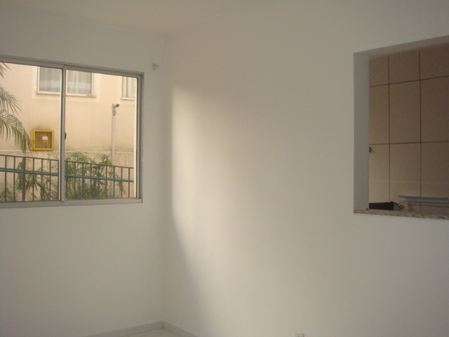 Apartamento Térreo para VENDA na Vila Della Piazza em Jundiaí com 2 dormitórios (1 com roupeiro), sala 2 ambientes, 1 vaga coberta