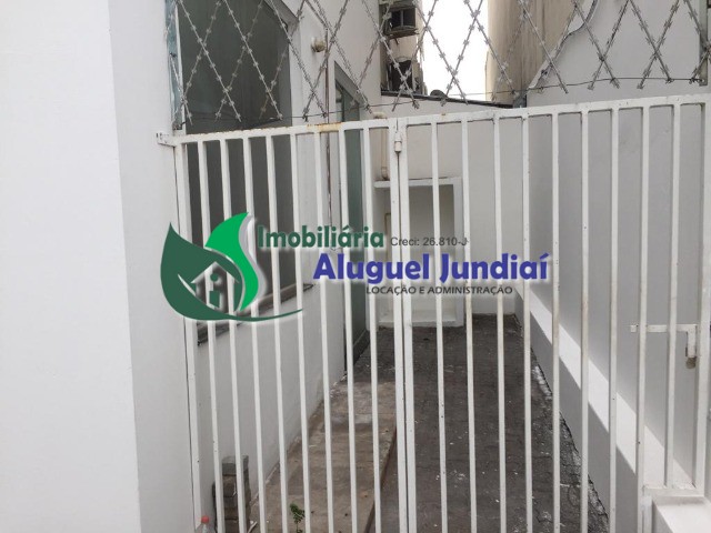 Excelente SALO COMERCIAL 135m no bairro Eloy Chaves em Jundia/Sp, 2 banheiros, mezanino, p direito duplo. 4 vagas frontais.