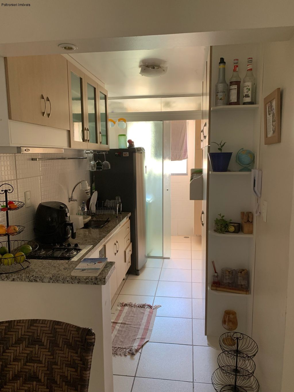 Apartamento à venda com 2 quartos, 64m² - Foto 4