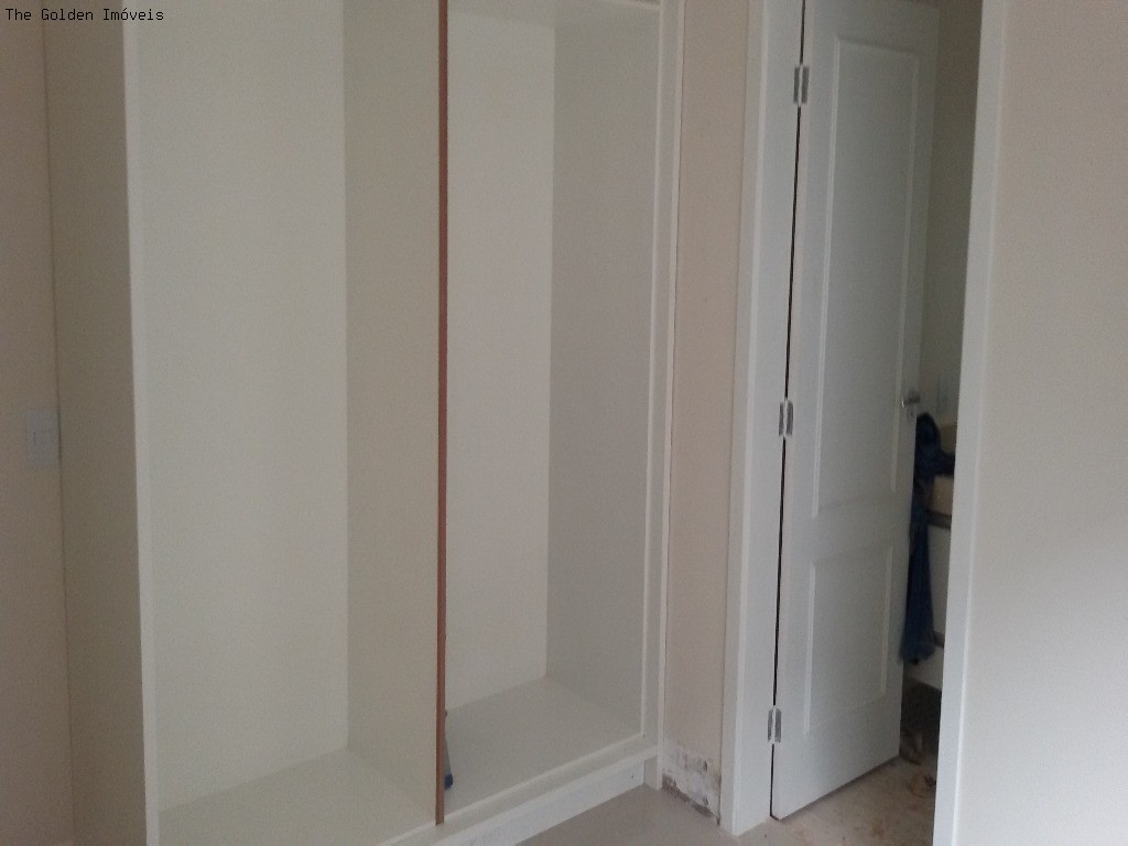 Casa à venda com 3 quartos, 200m² - Foto 4