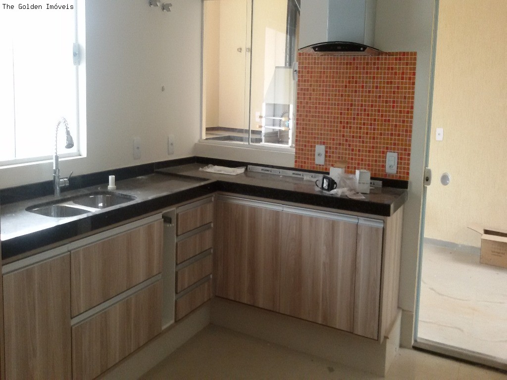 Casa de Condomínio à venda com 3 quartos, 200m² - Foto 17