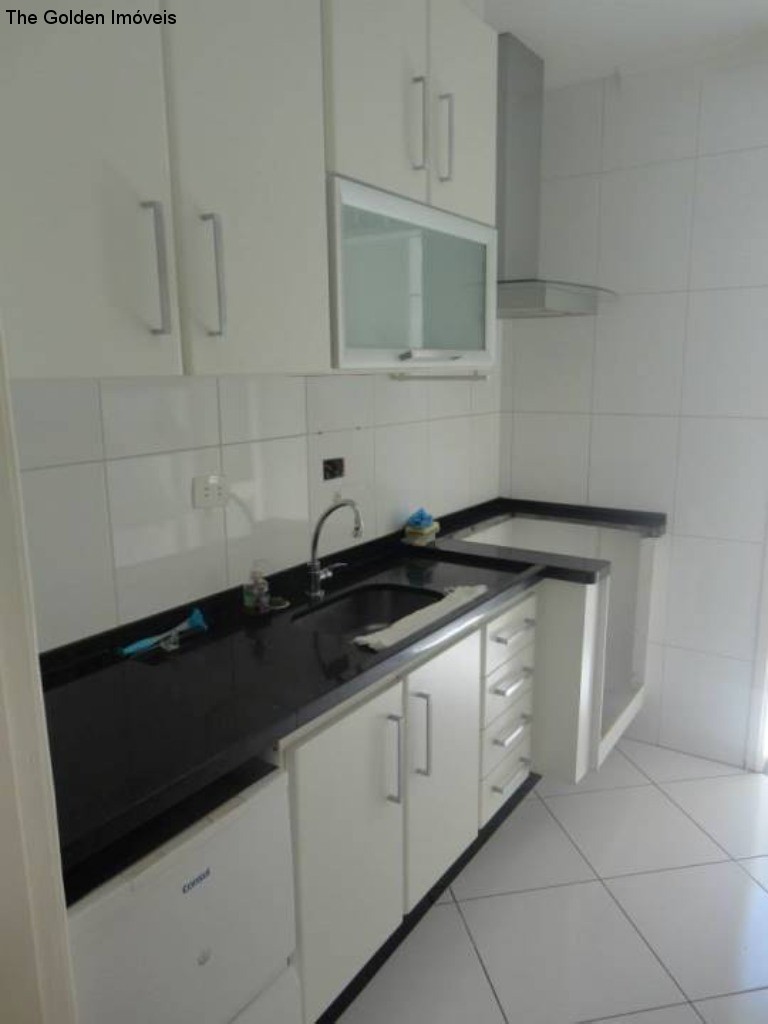 Apartamento à venda com 3 quartos, 74m² - Foto 1