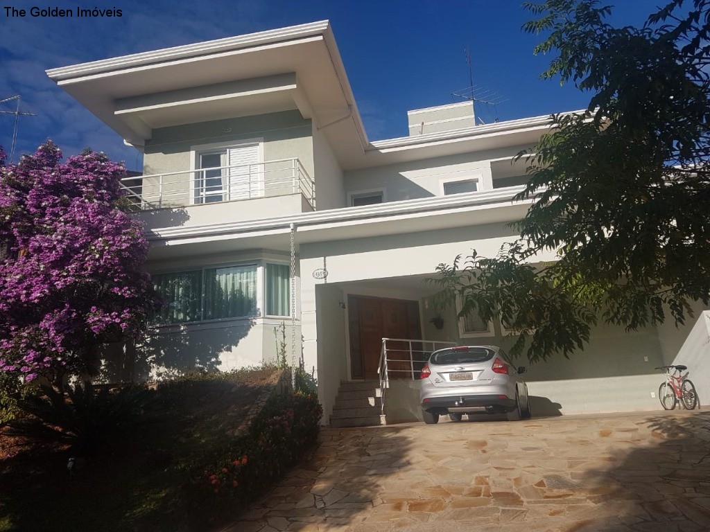 Casa de Condomínio à venda com 4 quartos, 303m² - Foto 1