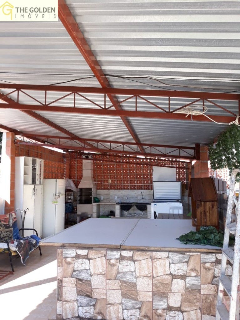 Casa à venda com 4 quartos, 240m² - Foto 3