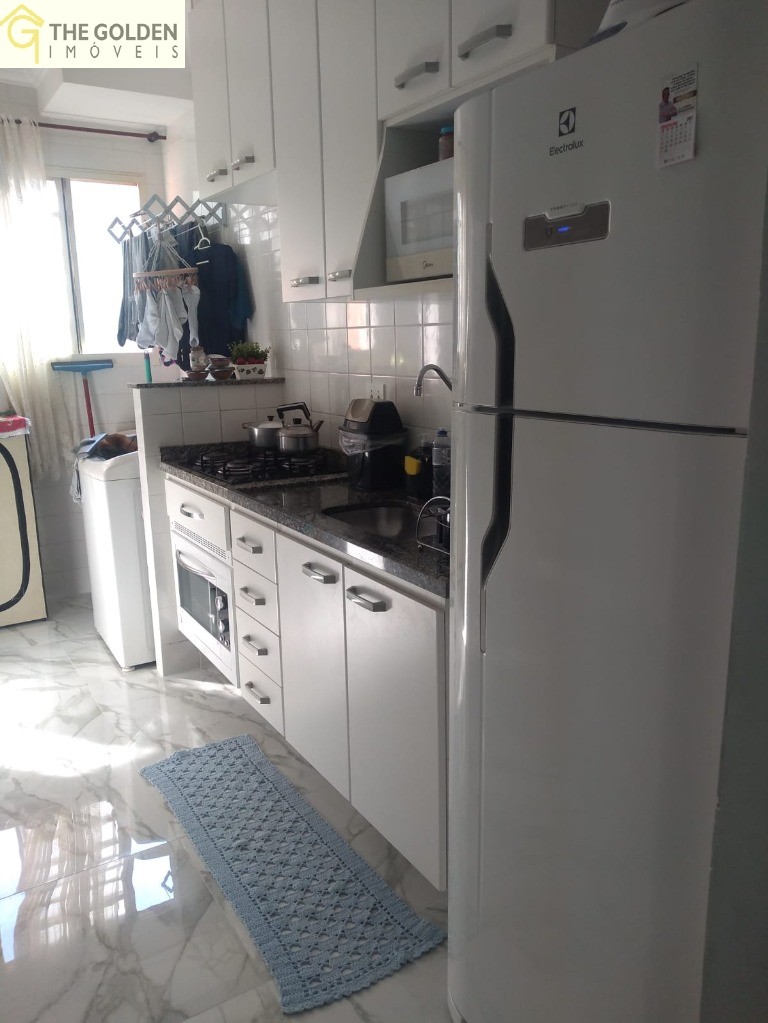 Apartamento à venda com 3 quartos, 50m² - Foto 2