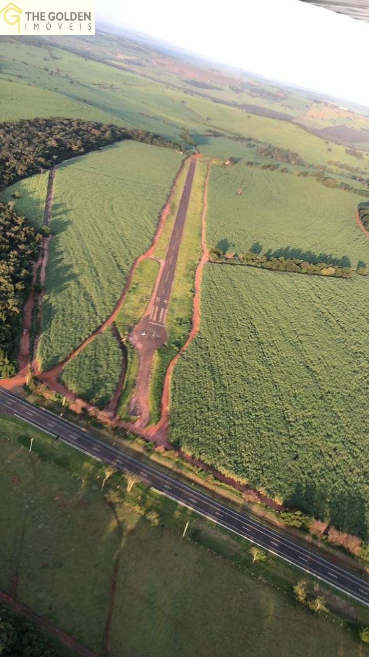 Fazenda à venda com 3 quartos, 180m² - Foto 1