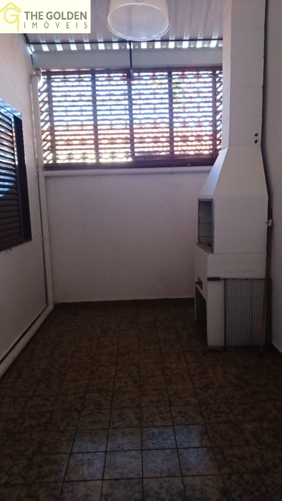 Sobrado para alugar com 4 quartos, 250m² - Foto 11