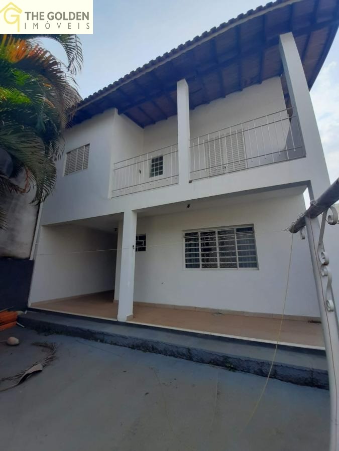 Casa de Condomínio à venda com 3 quartos, 205m² - Foto 1