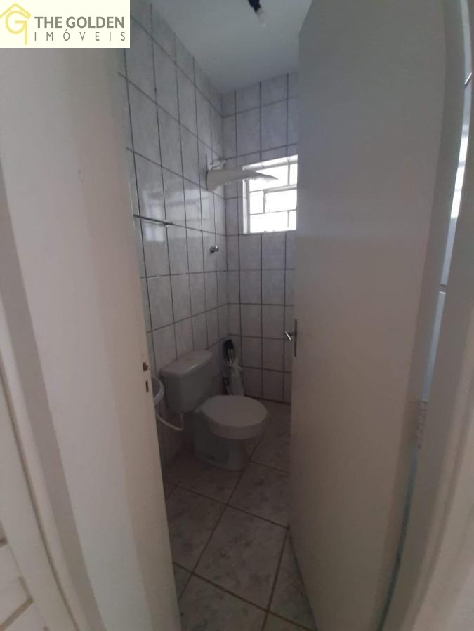 Casa de Condomínio à venda com 3 quartos, 205m² - Foto 2