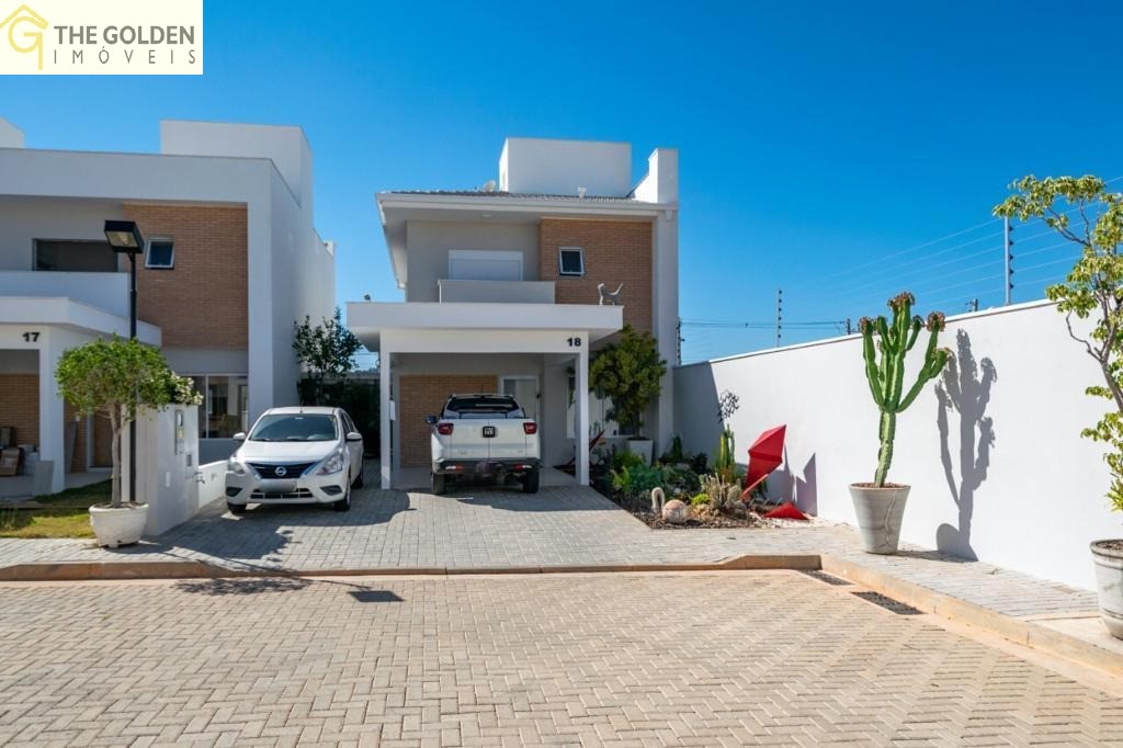 Casa de Condomínio à venda com 2 quartos, 142m² - Foto 1